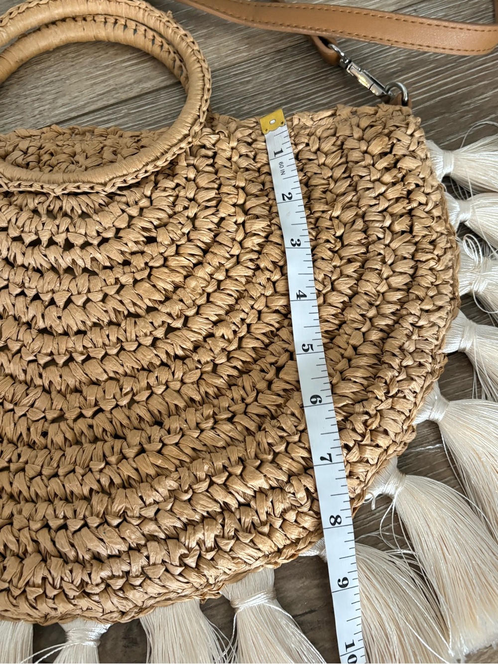 Handwoven Straw Tassel Crossbody Bag in Natural and Cream - Picture 3 of 9